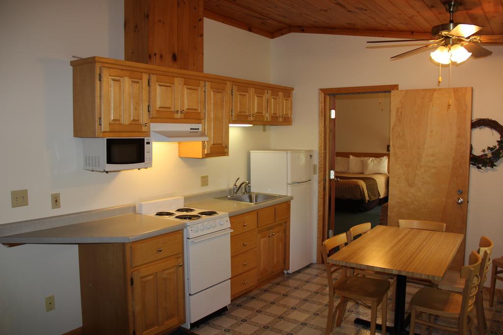 Superior Ridge Resort Motel Schroeder Exterior foto