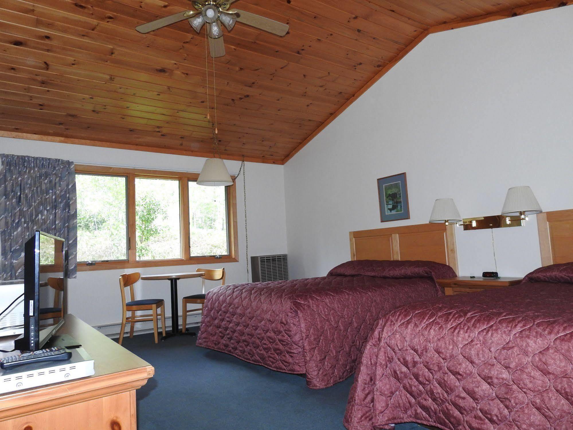 Superior Ridge Resort Motel Schroeder Exterior foto