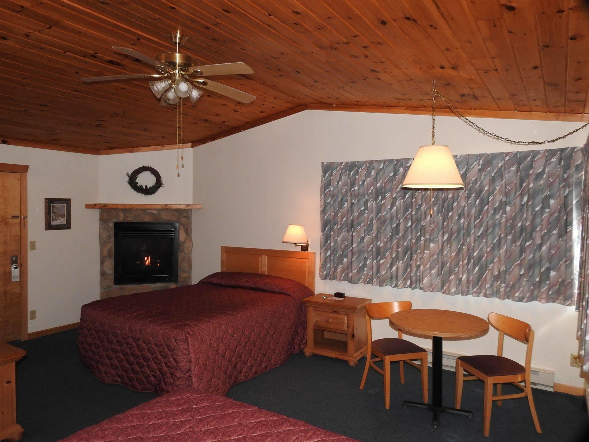 Superior Ridge Resort Motel Schroeder Exterior foto